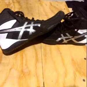 I used them less than 25 times in HS wrestling